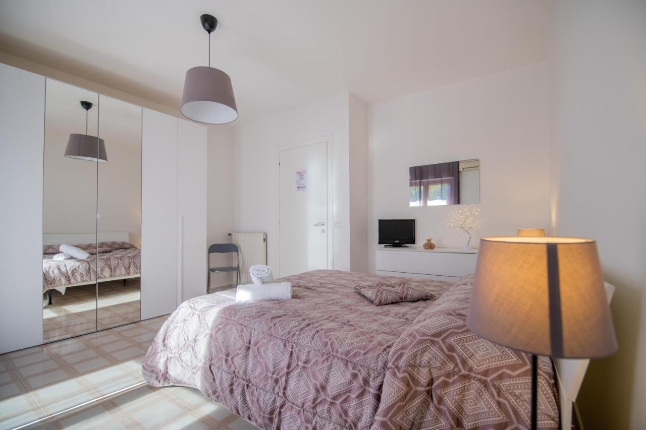 B&B A Casa Di Amici Caserta Buitenkant foto