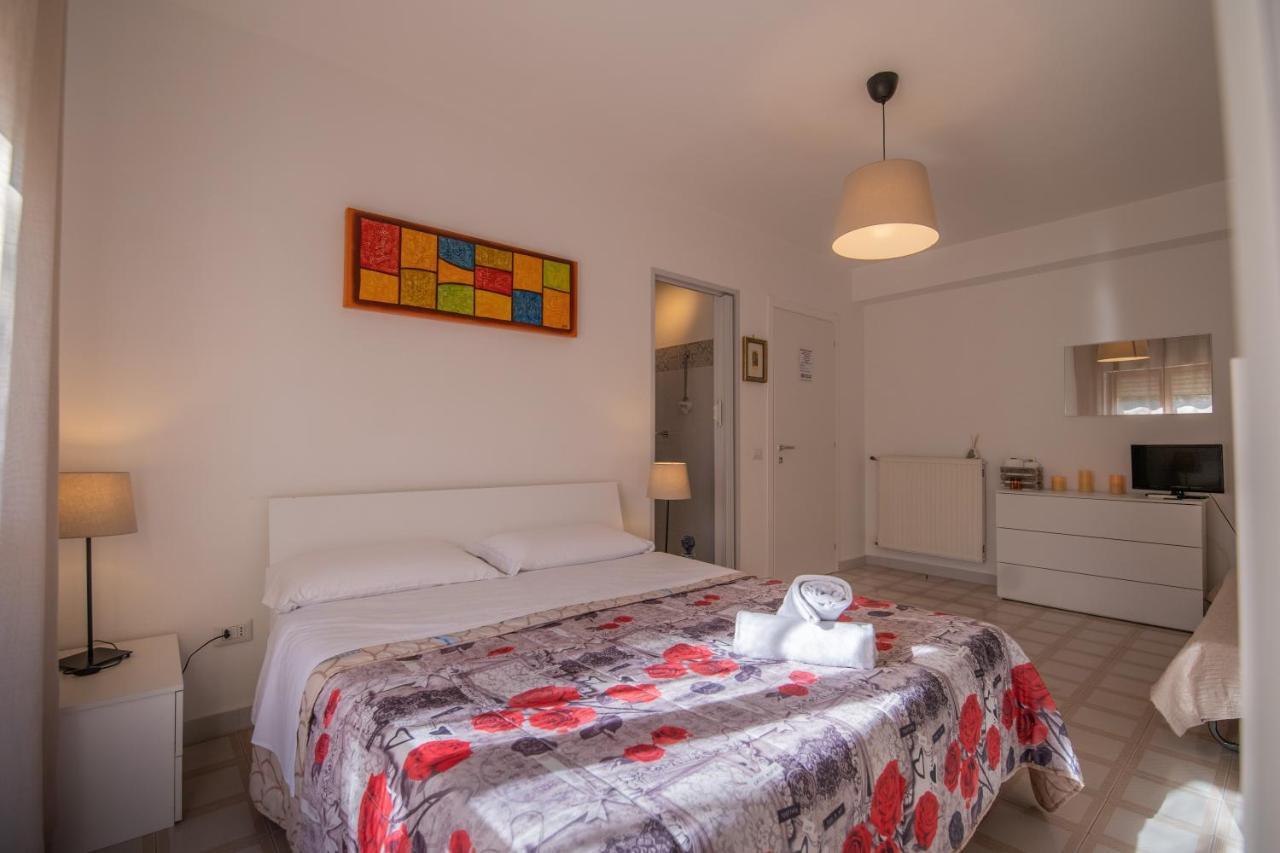B&B A Casa Di Amici Caserta Buitenkant foto
