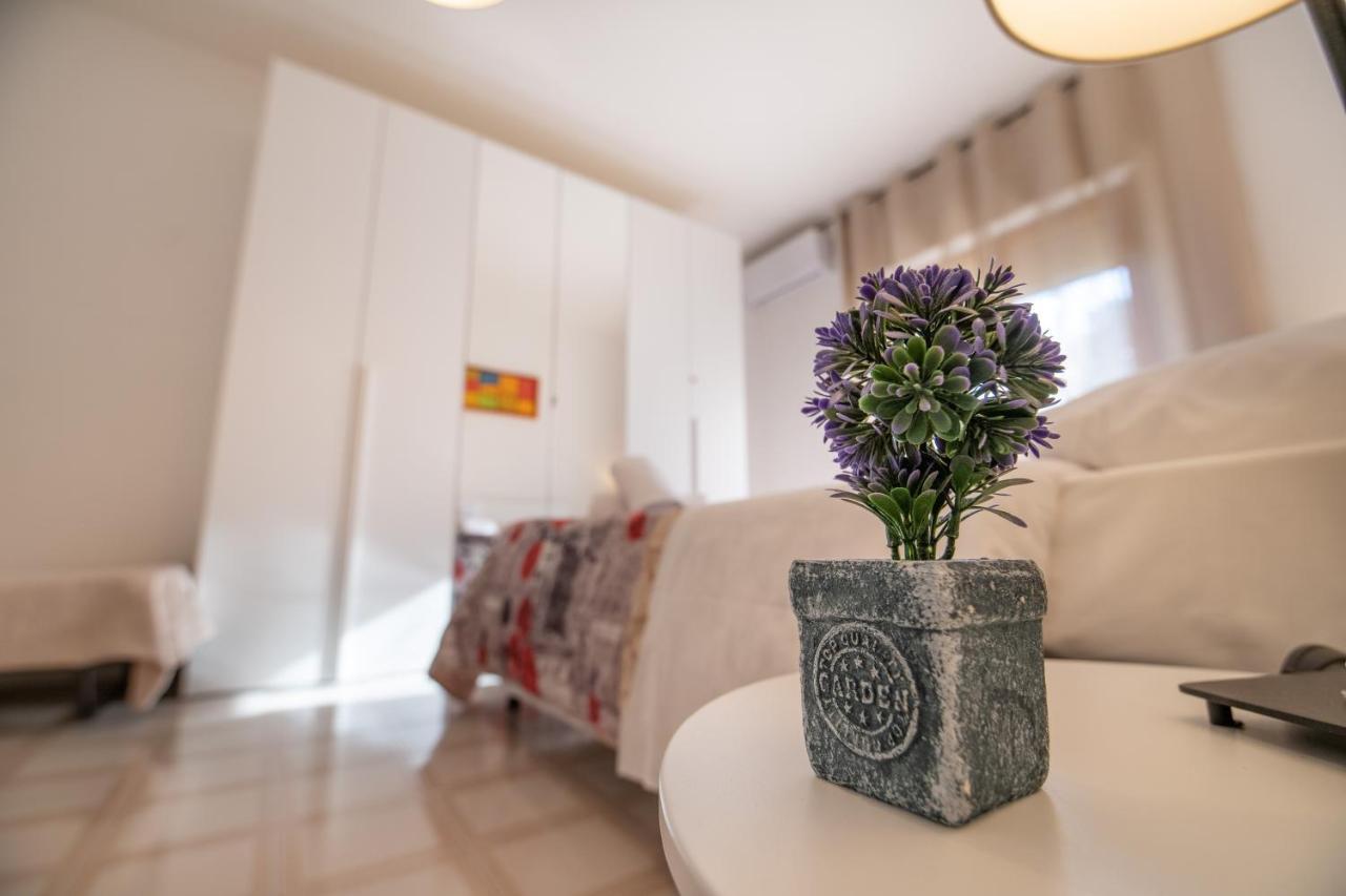 B&B A Casa Di Amici Caserta Buitenkant foto