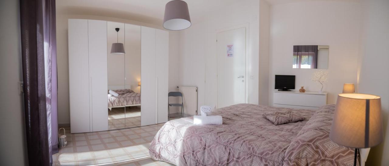B&B A Casa Di Amici Caserta Buitenkant foto