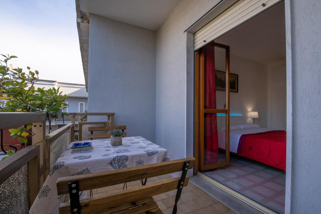 B&B A Casa Di Amici Caserta Buitenkant foto