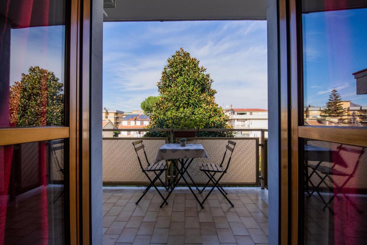 B&B A Casa Di Amici Caserta Buitenkant foto