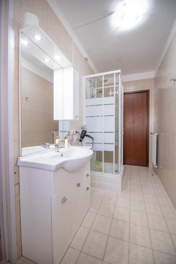 B&B A Casa Di Amici Caserta Buitenkant foto